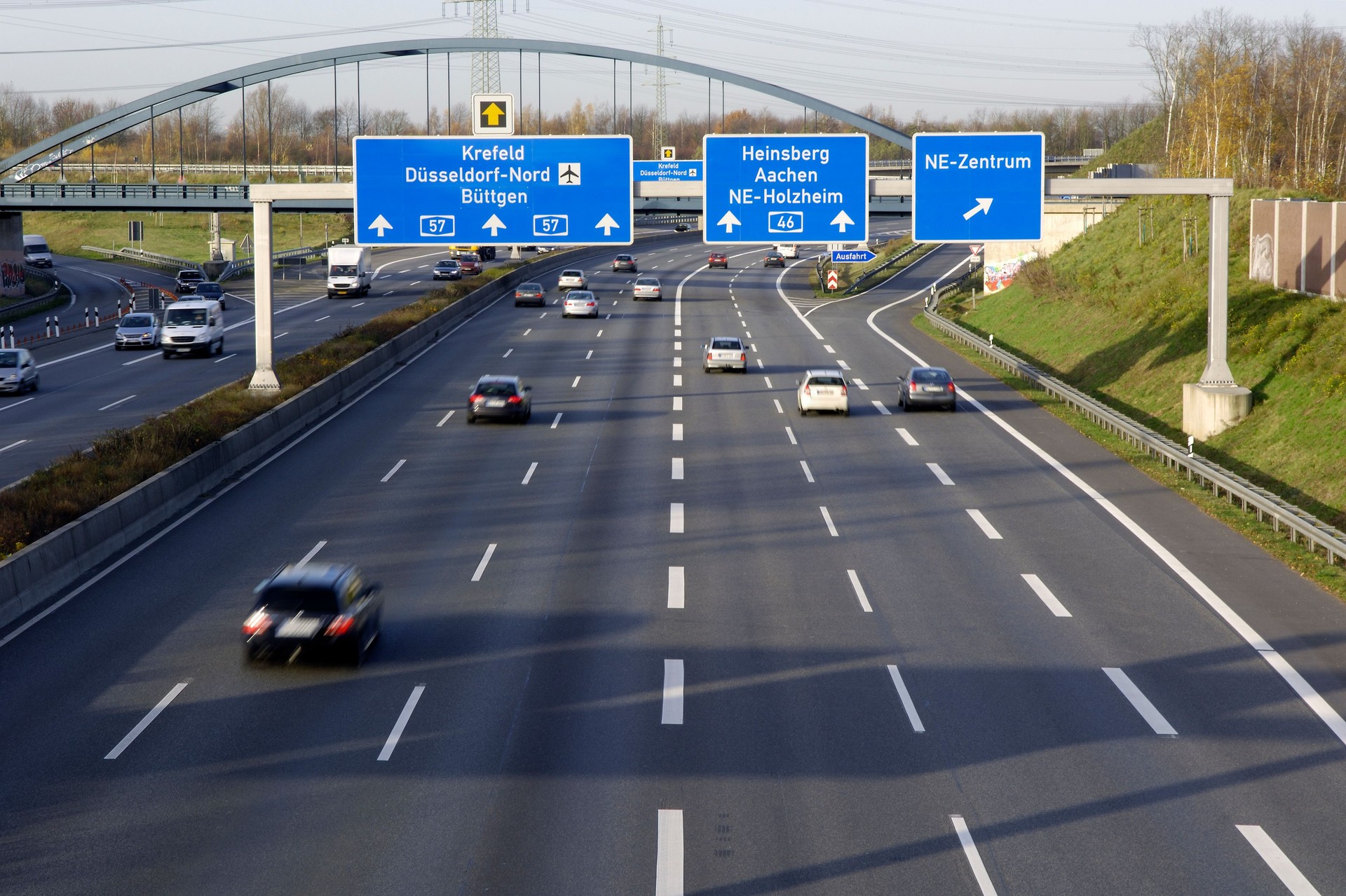 Highway und der Beschilderung nach oben.